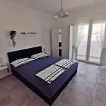 Denx Apartman Pag Town